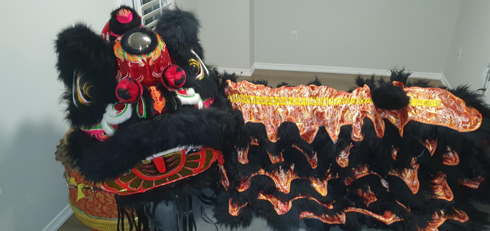 lion picture H Black/Gold